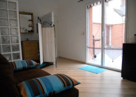 
                                                                                        Location
                                                                                         Beau studio meublé 14m² idéal étudiant