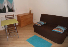 
                                                                                        Location
                                                                                         Beau studio meublé 14m² idéal étudiant
