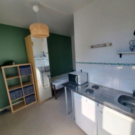 
                                                                                        Location
                                                                                         Beau studio meublé 14m² proche Clemenceau