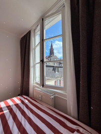 
                                                                                        Location
                                                                                         Beau studio meublé 14m² vue Cathédrale