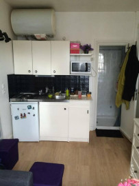 
                                                                                        Location
                                                                                         Beau studio meublé 15m²