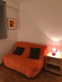 
                                                                                        Location
                                                                                         Beau studio meublé 15m²