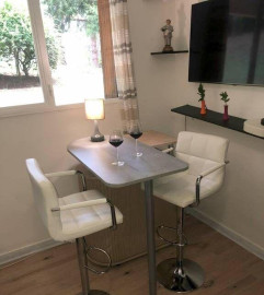 
                                                                                        Location
                                                                                         Beau studio meublé 15m² Rue de Marnes