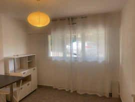 
                                                                                        Location
                                                                                         Beau studio meublé 16m²  Bas Faron rénové