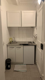 
                                                                                        Location
                                                                                         Beau studio meublé 16m² refait à neuf