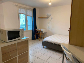 
                                                                                        Location
                                                                                         Beau studio meublé 16m² Saint Félix / Motte Rouge