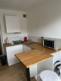 
                                                                                        Location
                                                                                         Beau studio meublé 17m²