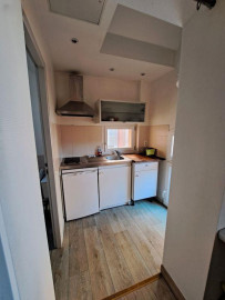 
                                                                                        Location
                                                                                         Beau studio meublé 17m²