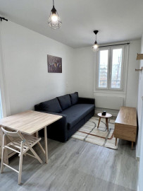 
                                                                                        Location
                                                                                         Beau studio meublé 17m² entièrement refait à neuf