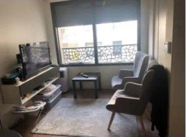 
                                                                                        Location
                                                                                         Beau studio meublé 18m²