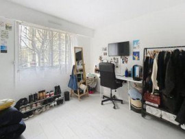 
                                                                                        Colocation
                                                                                         Beau studio meublé 18m²