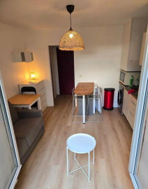 
                                                                                        Location
                                                                                         Beau studio meublé 18m² avec terrasse