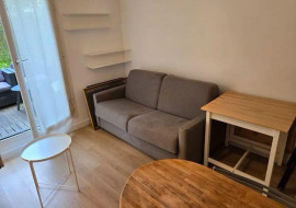 
                                                                                        Location
                                                                                         Beau studio meublé 18m² avec terrasse