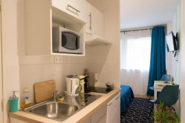 
                                                                                        Location
                                                                                         Beau studio meublé 18m² centre-ville