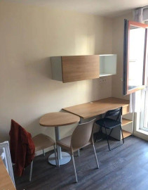 
                                                                                        Location
                                                                                         Beau studio meublé 18m² lumineux
