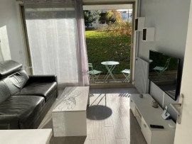 
                                                                                        Location
                                                                                         Beau studio meublé 18m² proche métro Jaurès