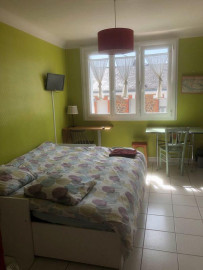 
                                                                                        Location
                                                                                         Beau studio meublé 18m² toutes charges comprises
