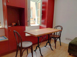 
                                                                                        Location
                                                                                         Beau studio meublé 19 m²