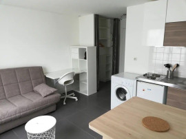 
                                                                                        Location
                                                                                         Beau studio meublé 19m² ILE DE NANTES