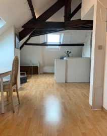 
                                                                                        Location
                                                                                         Beau studio meublé 20m² (39m² au sol)