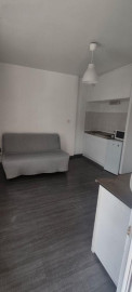 
                                                                                        Location
                                                                                         Beau studio meublé 20m²