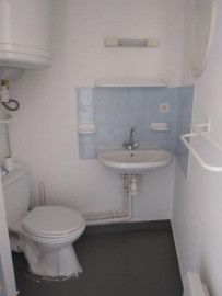 
                                                                                        Location
                                                                                         Beau studio meublé 20m² avec balcon