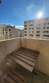 
                                                                                        Location
                                                                                         Beau studio meublé 20m² avec balcon refait à neuf