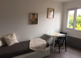 
                                                                                        Location
                                                                                         Beau studio meublé 20m² proche Bagatelle