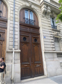 
                                                                                        Location
                                                                                         Beau studio meublé 20m² proche Trocadéro