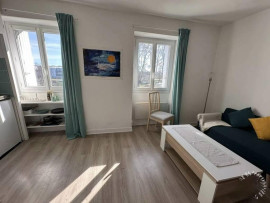 
                                                                                        Location
                                                                                         Beau studio meublé 21m²