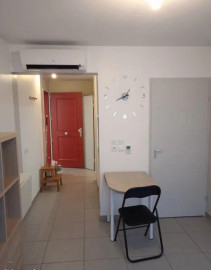 
                                                                                        Location
                                                                                         Beau studio meublé 21m²