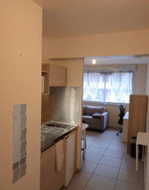 
                                                                                        Location
                                                                                         Beau studio meublé 21m²