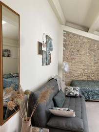 
                                                                                        Location
                                                                                         Beau Studio meublé 22m² avec grand patio privé