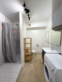 
                                                                                        Location
                                                                                         Beau studio meublé 23m² au cœur de Marseille