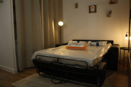 
                                                                                        Location
                                                                                         Beau studio meublé 23m² traversant refait à neuf