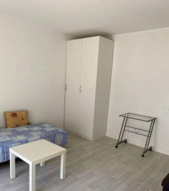 
                                                                                        Location
                                                                                         Beau studio meublé 24m²