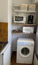 
                                                                                        Location
                                                                                         Beau studio meublé 24m²