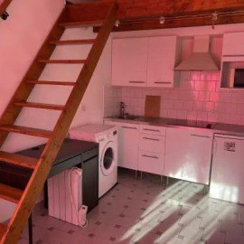 
                                                                                        Location
                                                                                         Beau studio meublé 24m² avec terrasse