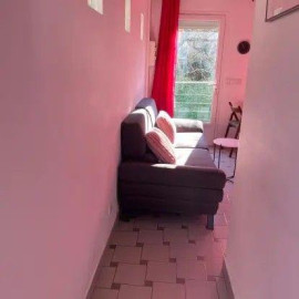 
                                                                                        Location
                                                                                         Beau studio meublé 24m² avec terrasse