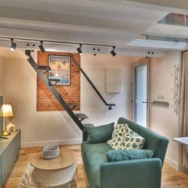 
                                                                                        Location
                                                                                         Beau studio meublé 24m² en duplex avec terrasse