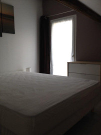 
                                                                                        Location
                                                                                         Beau studio meublé 25m²