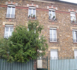 
                                                                                        Location
                                                                                         Beau studio meublé 25m²