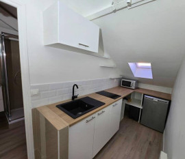 
                                                                                        Location
                                                                                         Beau studio meublé 25m²