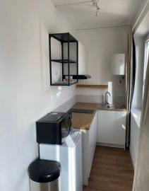 
                                                                                        Location
                                                                                         Beau studio meublé 25m² avec cave et parking