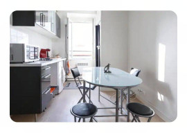 
                                                                                        Location
                                                                                         Beau studio meublé 25m² Place de Clichy