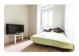 
                                                                                        Location
                                                                                         Beau studio meublé 25m² Place de Clichy