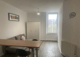 
                                                                                        Location
                                                                                         Beau studio meublé 25m² refait à neuf étudiant