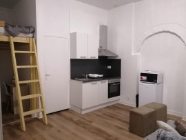 
                                                                                        Location
                                                                                         Beau studio meublé 26m²