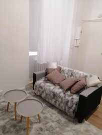 
                                                                                        Location
                                                                                         Beau studio meublé 26m²