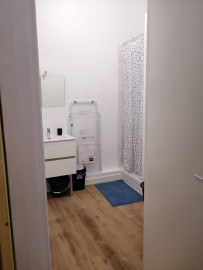 
                                                                                        Location
                                                                                         Beau studio meublé 26m²
